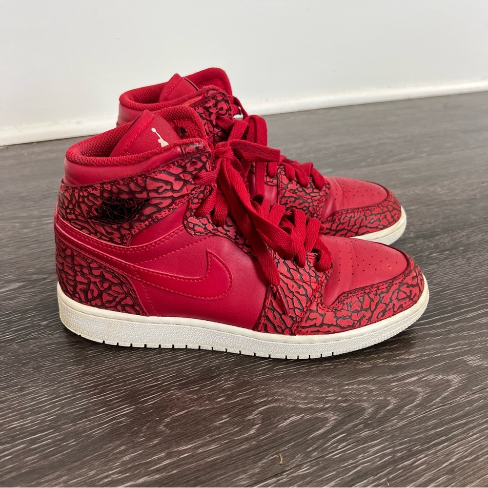 Nike Air Jordan 1 Retro High “Red Elephant” - Picture 3 of 11